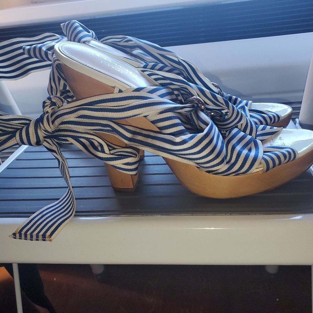 Coach tie up shoe - Picture 5 of 5